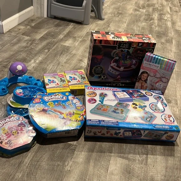 EUC girls crafts aquabeads beados spin art bracket making set - Picture 1 of 9